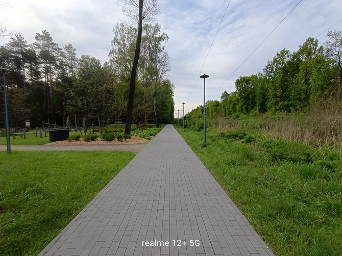 Test smartfona realme 12+ 5G z układem Dimensity 7050 i aparatem Sony LYT-600. Dla tych, którzy potrzebują sporej przestrzeni na dane [nc1]