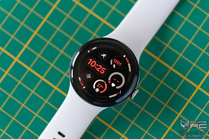 Recenzja Google Pixel Watch 3. Rozmowy telefoniczne, nawigacja GPS, badanie EKG i wodoszczelność oraz jedna duża wada [nc1]