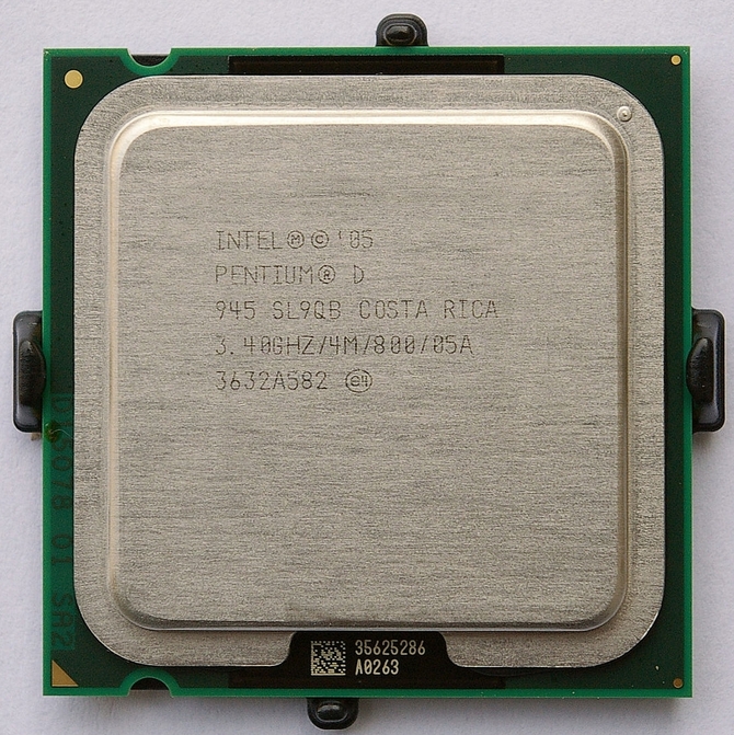 25 lat z Intel Pentium - pierwszym superskalarnym CISC-iem [9]