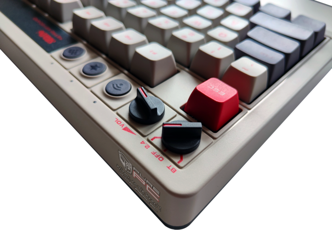 Recenzja 8BitDo Retro Mechanical Keyboard - popularna klawiatura mechaniczna, która oferuje retro wygląd i system Hot Swap [19]