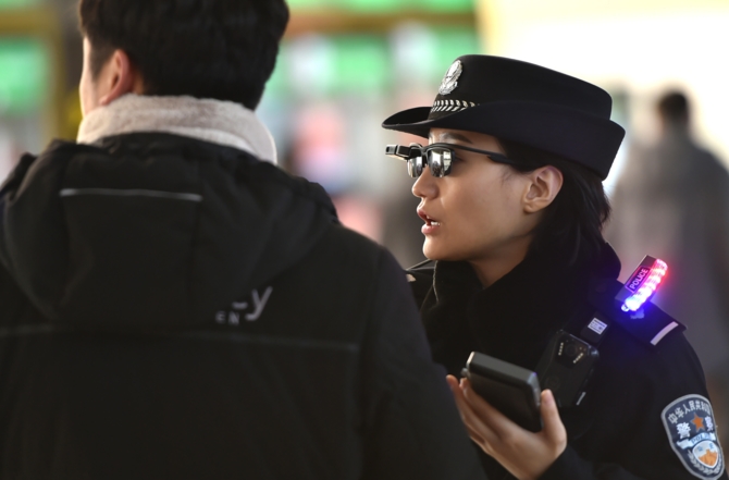 Robocop po chińsku: sztuczna inteligencja łapie przestępców [2]