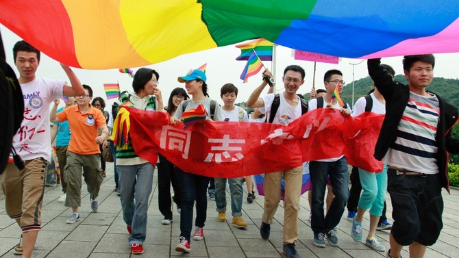 Weibo chce usuwać treści zawierające przemoc oraz wątki LGBT [2]