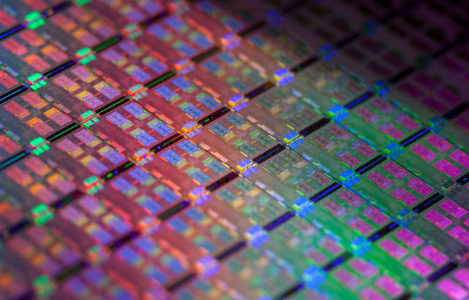 Intel zwiększa produkcję procesorów w litografii 14 nm [1]