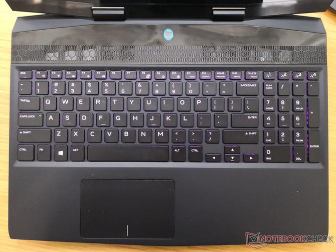 Alienware m15 - lekki laptop z wąskimi ramkami i GTX 1070 Max-Q [5]