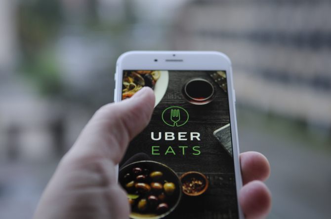 Uber Eats planuje w 2021 dostarczać jedzenie za pomocą dronów [1]