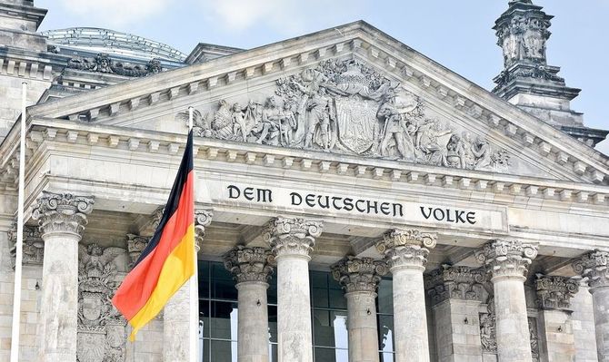 Hakerzy ujawnili prywatne dane niemieckich polityków [2]