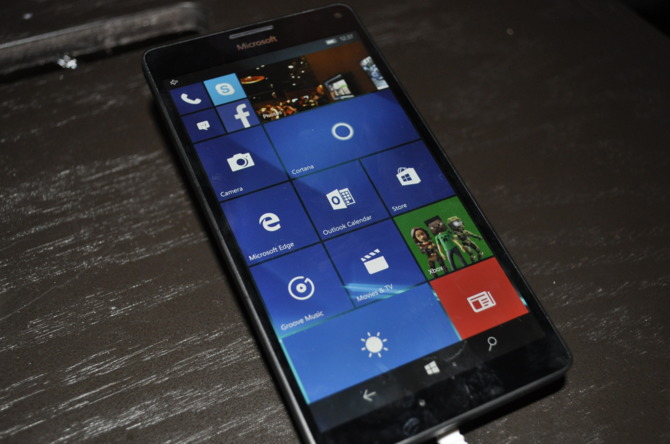 Microsoft definitywnie kończy z Windows 10 Mobile [1]