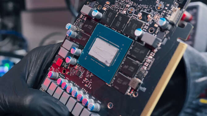 NVIDIA GeForce RTX 4070 Ti SUPER z jeszcze szybszą pamięcią GDDR6X okazuje się wydajniejszy niż GeForce RTX 4080 [4]