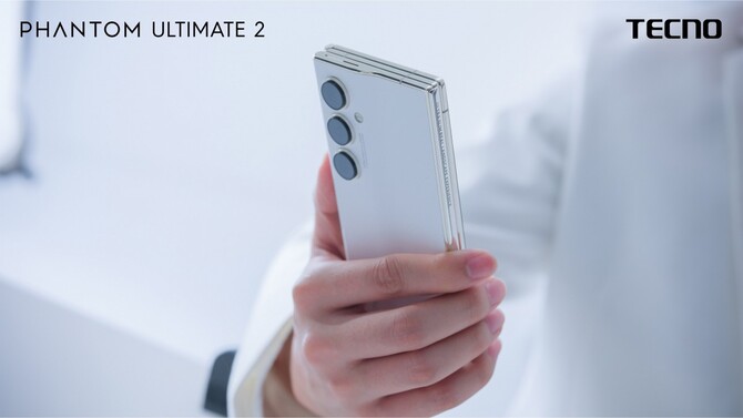 Po co składać smartfona na dwie części, skoro można na trzy? Tecno przedstawia model Phantom Ultimate 2 [4]